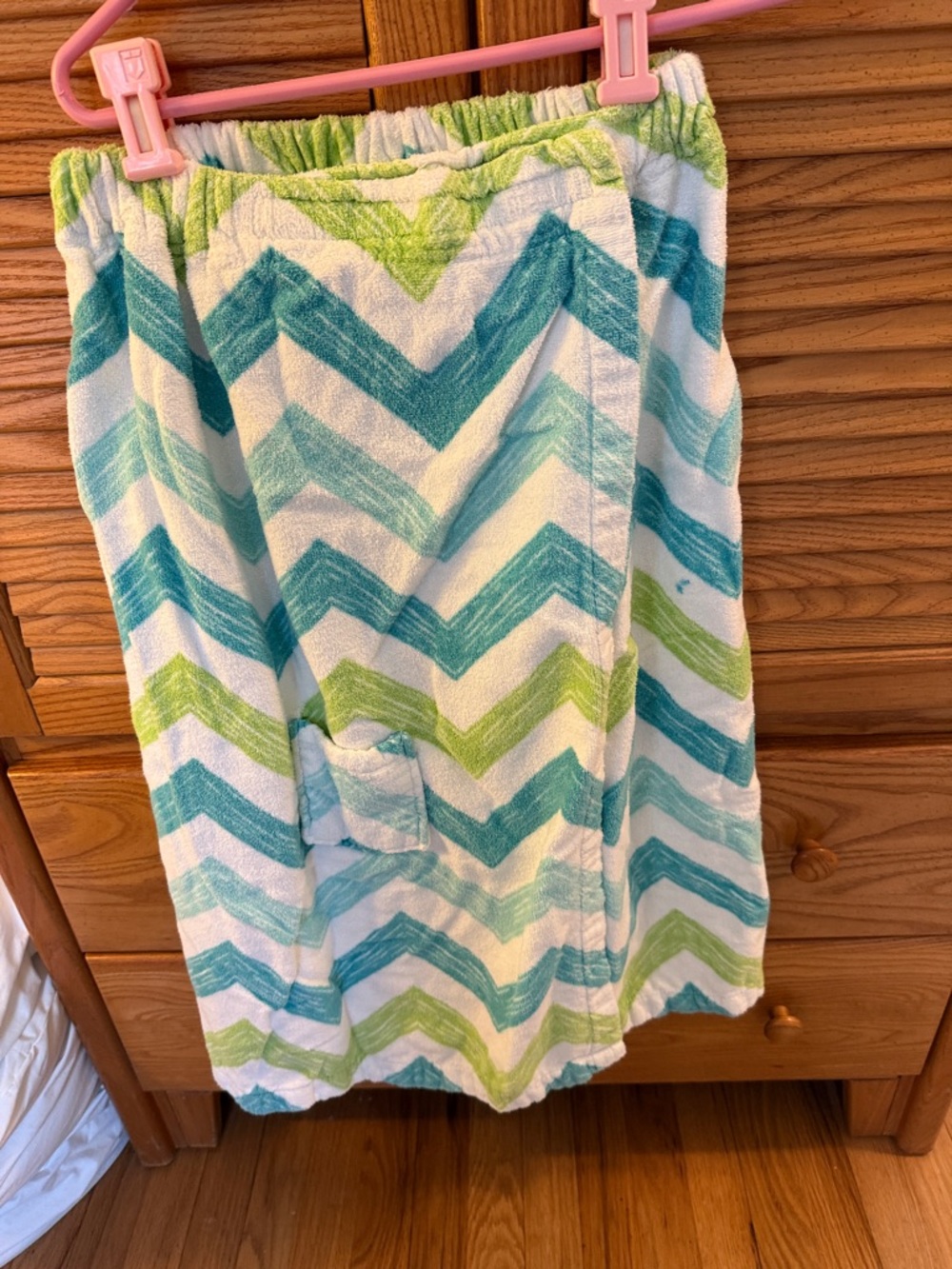 Room Essentials Blue & Green Chevron Terry Wrap
